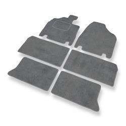 Velurové koberečky pro Kia Carnival II (2006-2010) - autokoberece - rohožky - DGS Autodywan - šedá